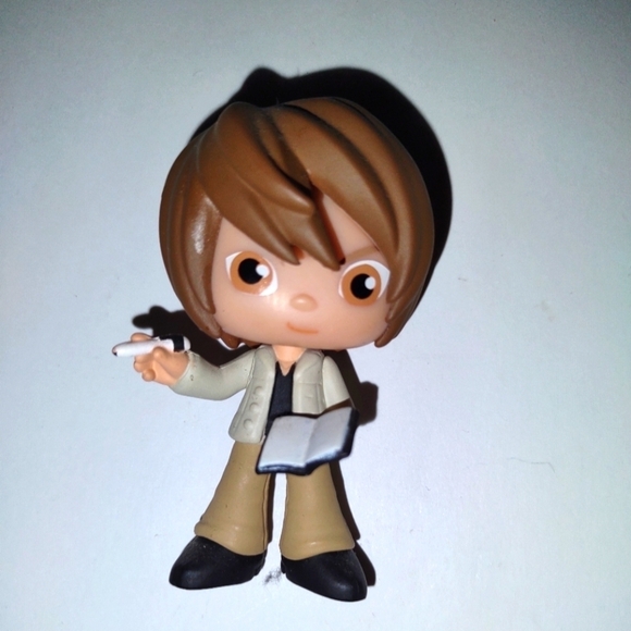 Funko Mystery Minis Vinyl Figure - Shonen JUMP - LIGHT YAGAMI (Death Note - 2") - Picture 1 of 2